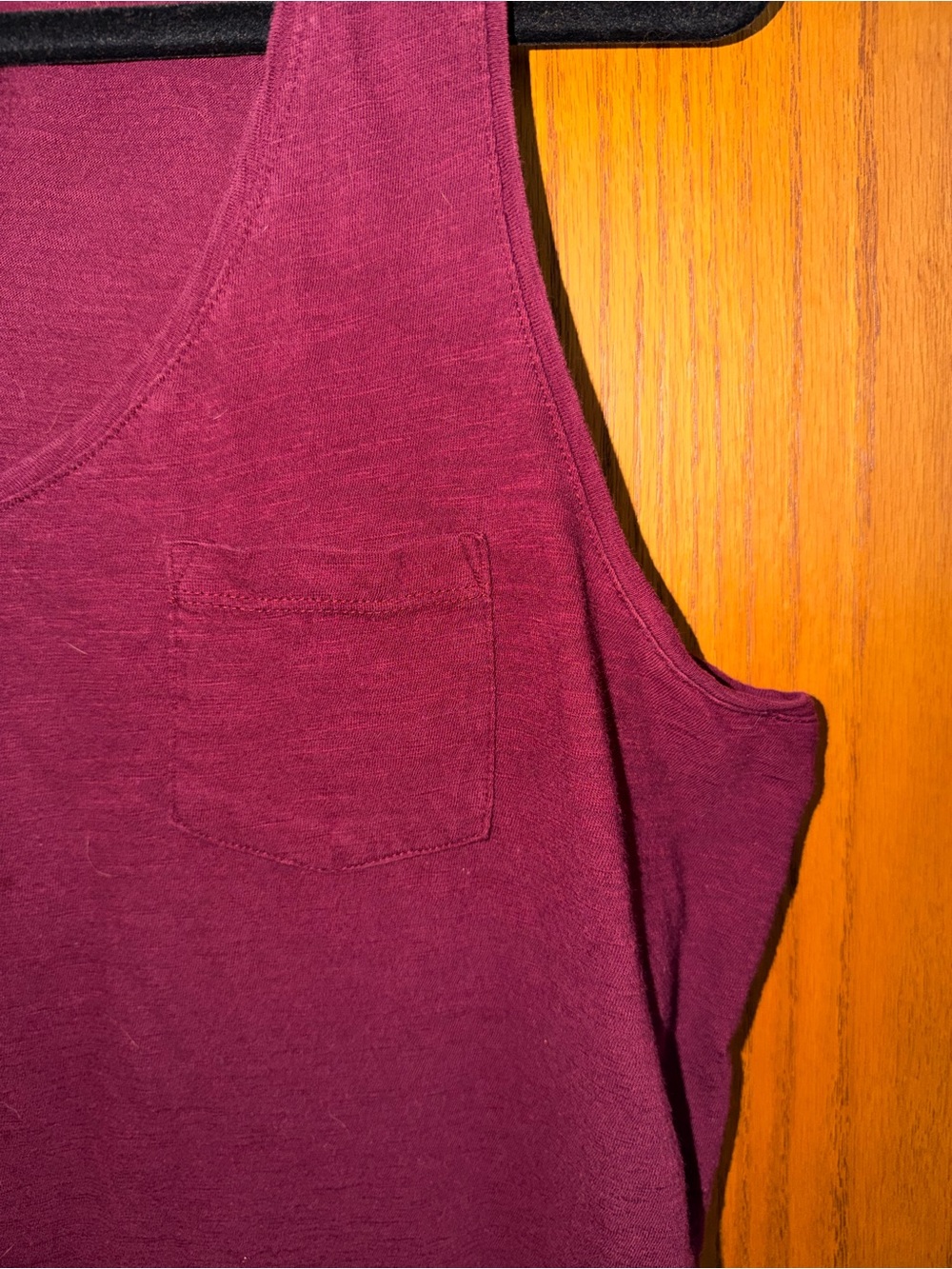 Old Navy Women's Sleeveless V-Neck Pocket Tank - Maroon - Picture 2 of 3